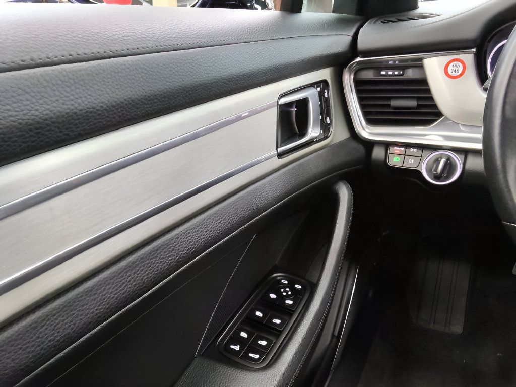 Used 2023 Porsche Panamera 4 w/ Premium Package AWD/4WD image 19