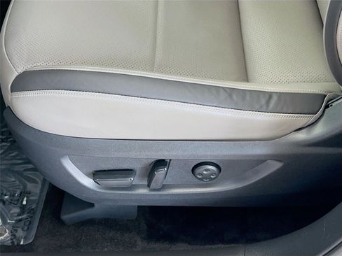 Used 2024 INFINITI QX50 Sensory w/ Accent Package image 26