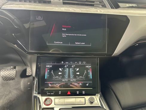 Used 2022 Audi e-tron S Prestige w/ Prestige Package image 20