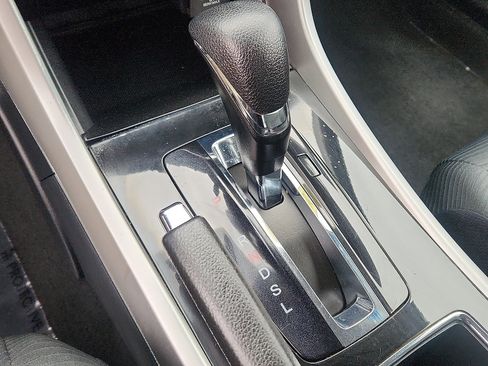 Used 2016 Honda Accord LX image 14