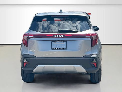 Used 2024 Kia Seltos LX AWD/4WD image 6