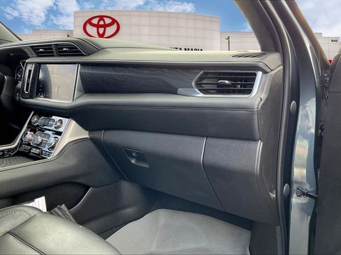 Used 2021 GMC Yukon Denali w/ Advanced Technology Package image 16