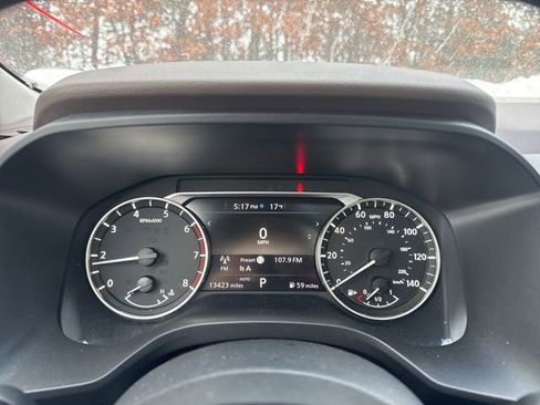 Used 2023 Nissan Rogue SV w/ SV Premium B Package image 3