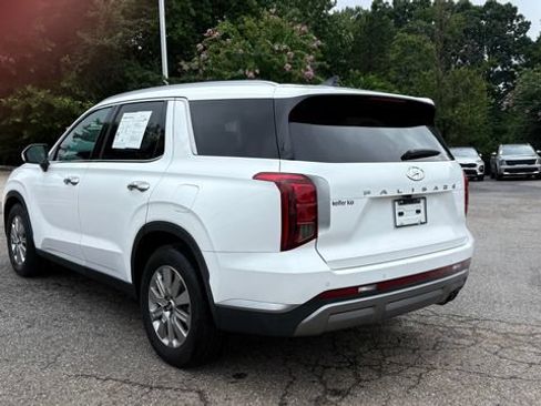Used 2023 Hyundai Palisade SEL FWD image 4