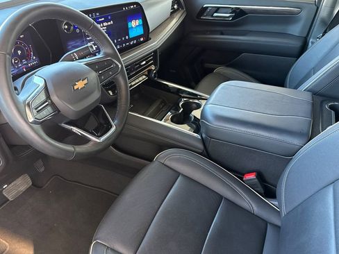 Used 2025 Chevrolet Tahoe Premier image 5