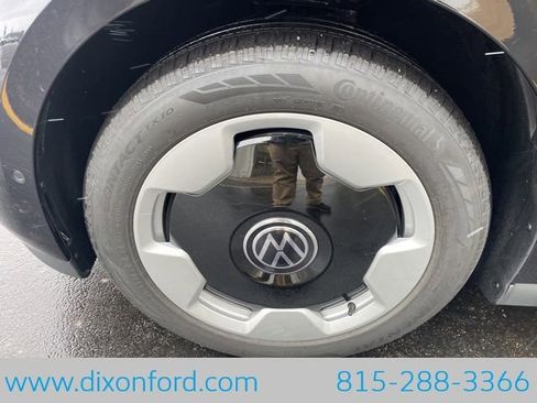 New 2025 Volkswagen ID. Buzz Pro S RWD image 27