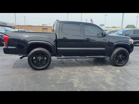 Used 2022 Toyota Tacoma SR AWD/4WD image 9
