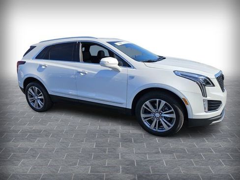 Certified 2025 Cadillac XT5 Premium Luxury image 3