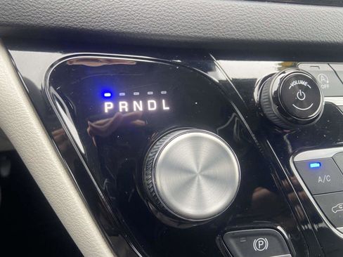 Used 2024 Chrysler Pacifica Touring-L image 29