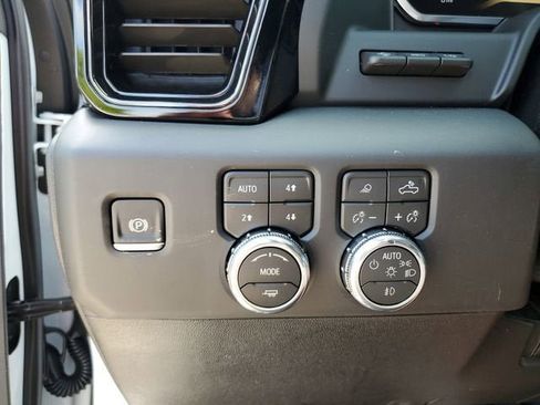New 2026 GMC Sierra 2500 AT4 w/ AT4 Premium Plus Package AWD/4WD image 31