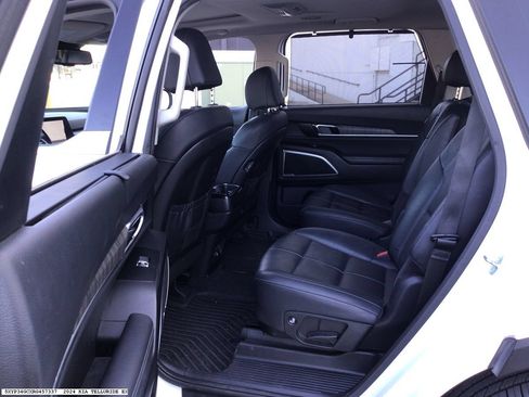 Used 2024 Kia Telluride EX w/ EX Captain's Chair Package FWD image 9