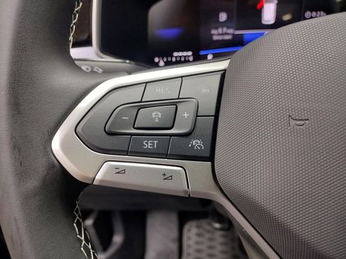 New 2025 Volkswagen Taos SE image 25