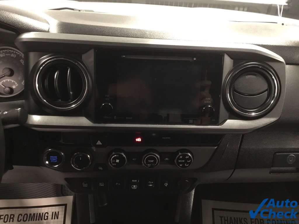 Used 2018 Toyota Tacoma TRD Off-Road w/ Technology Package AWD/4WD image 61