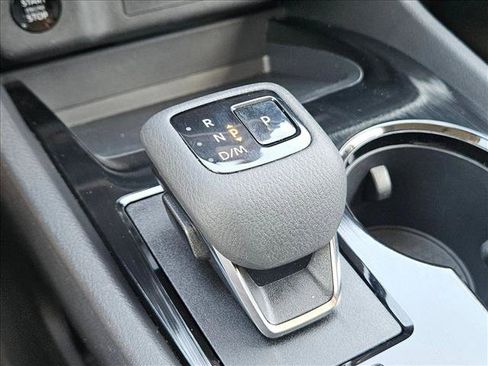 Used 2024 Nissan Rogue SV FWD image 14