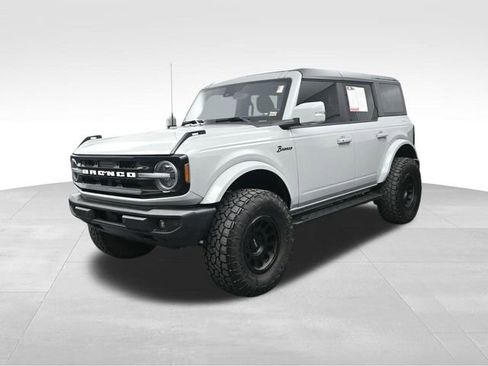 Used 2024 Ford Bronco Outer Banks image 3