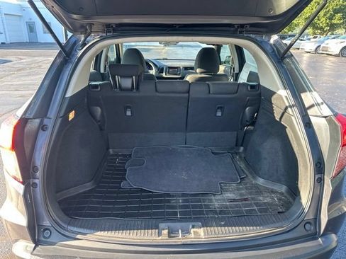 Used 2018 Honda HR-V LX image 9