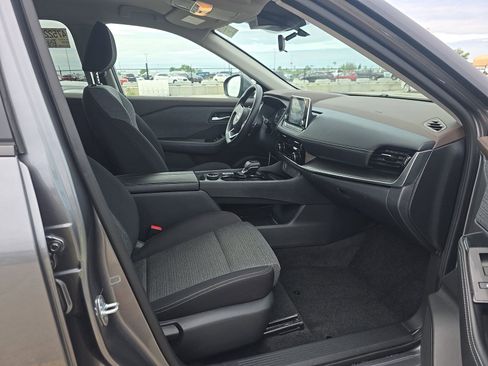 Used 2022 Nissan Rogue SV AWD/4WD image 14