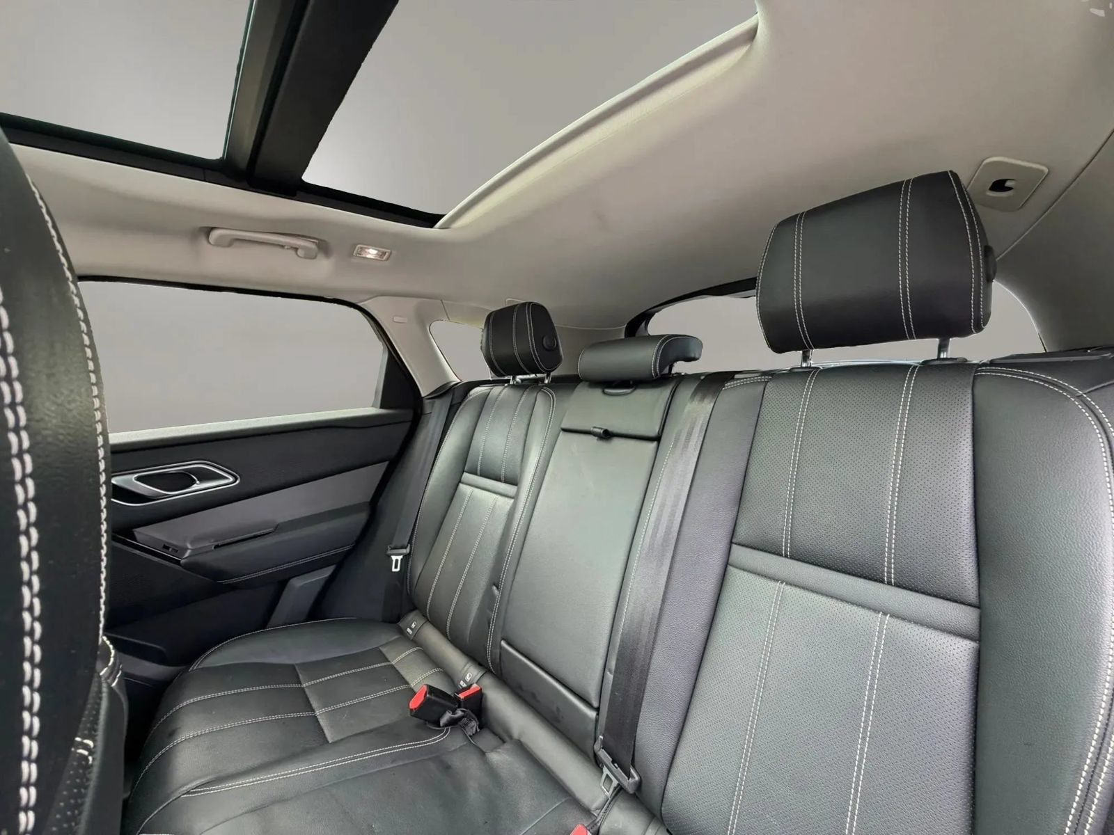 Used 2020 Land Rover Range Rover Velar S AWD/4WD image 25