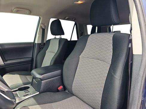Used 2019 Toyota 4Runner SR5 AWD/4WD image 15