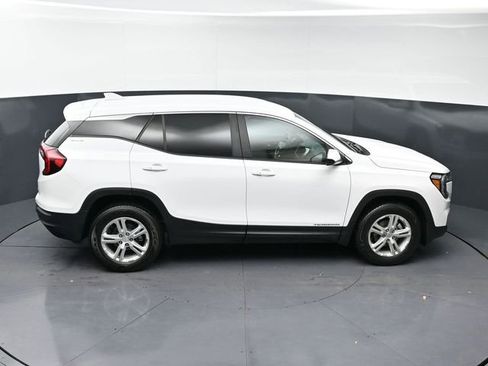 Used 2024 GMC Terrain SLE image 24