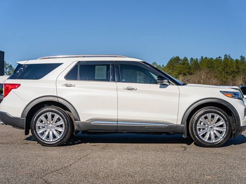 Certified 2023 Ford Explorer Limited w/ Equipment Group 301A image 8