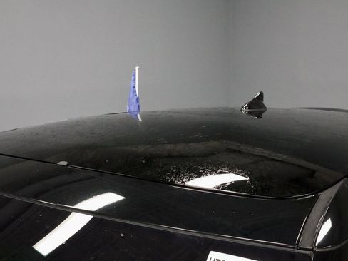 Used 2017 Hyundai Veloster Value Edition image 32