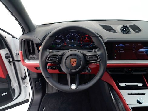 New 2026 Porsche Cayenne image 21