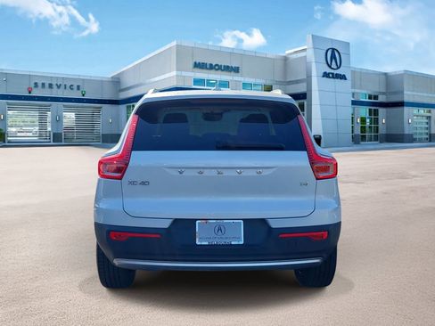 Used 2022 Volvo XC40 T4 Inscription w/ Protection Package image 5