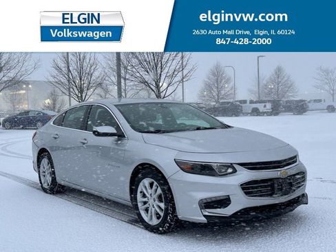 Used 2017 Chevrolet Malibu LT image 1