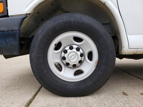 Used 2014 Chevrolet Express 3500 RWD 3500 135 image 27