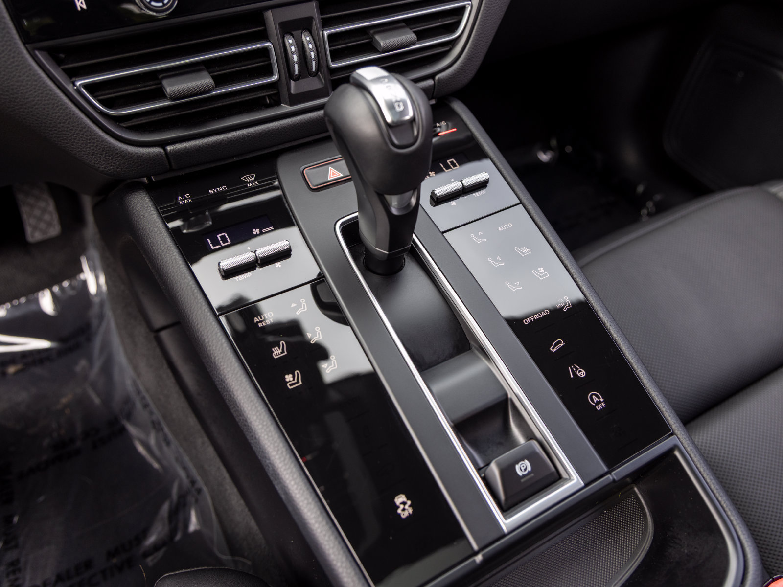 Used 2026 Porsche Macan AWD/4WD image 45