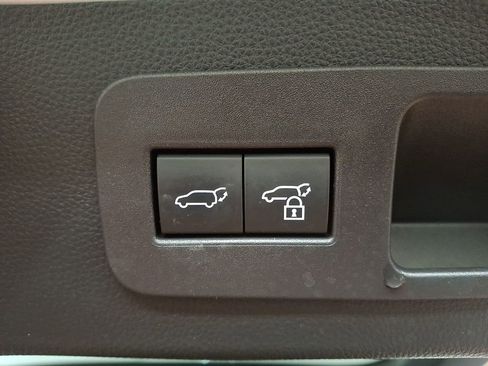 Used 2024 Lexus LX 600 4WD w/ Luxury Package image 28