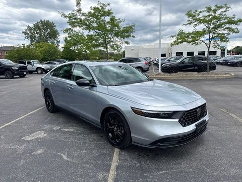 Certified 2025 Honda Accord SE image 2