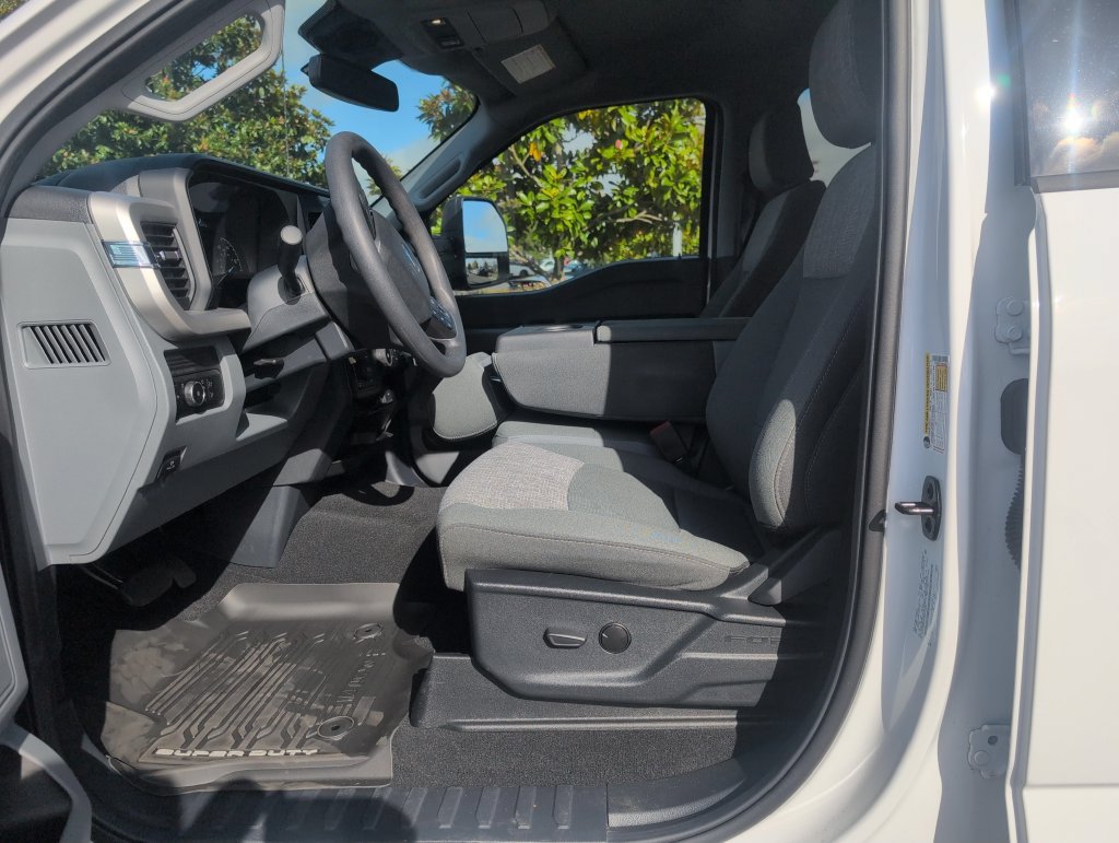 Used 2023 Ford F350 XLT w/ FX4 Off-Road Package AWD/4WD image 6