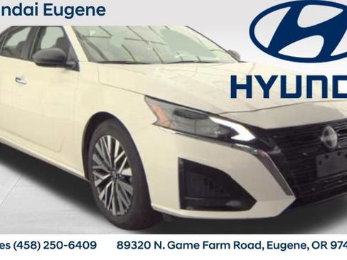 Used 2025 Nissan Altima 2.5 SV image 1