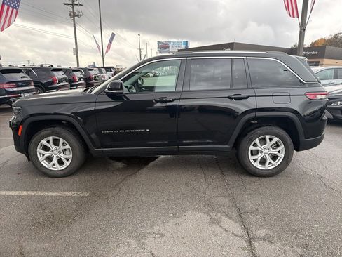 Used 2023 Jeep Grand Cherokee Limited image 7