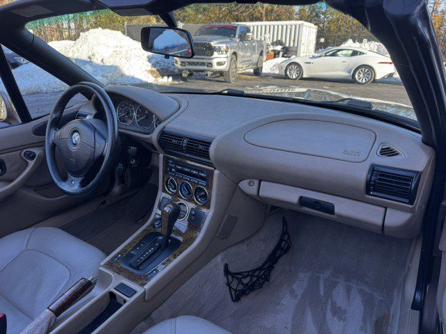 Used 2000 BMW Z3 2.5i RWD image 32