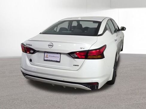 Used 2024 Nissan Altima 2.5 SV image 9