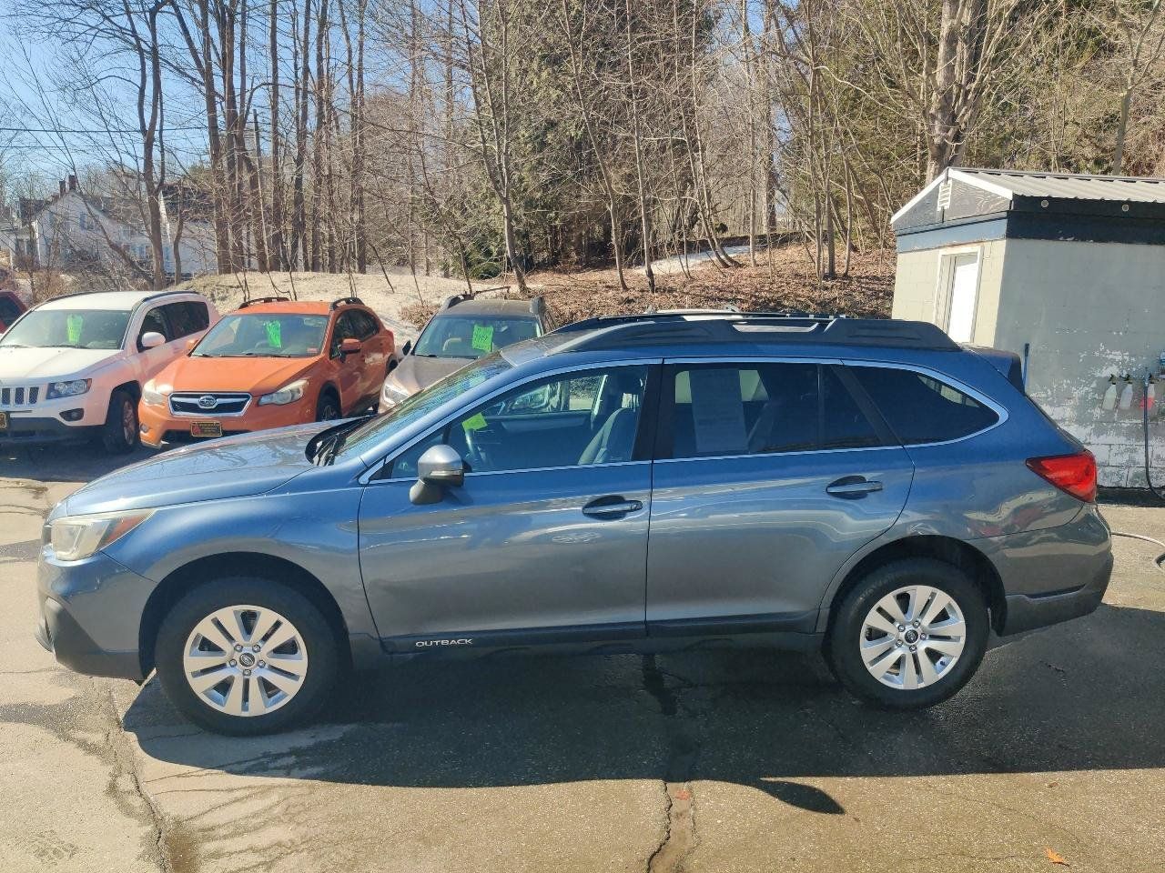 Used 2018 Subaru Outback 2.5i Premium AWD/4WD image 3