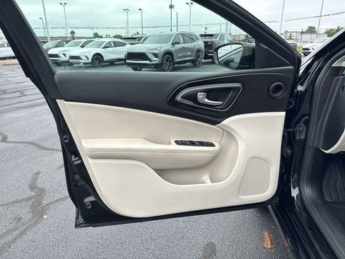 Used 2015 Chrysler 200 C FWD image 10