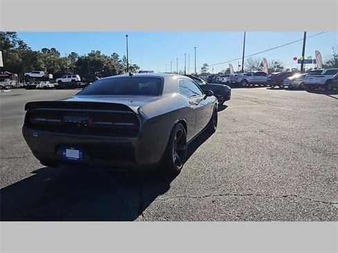 Used 2019 Dodge Challenger SRT Hellcat w/ Plus Package image 32