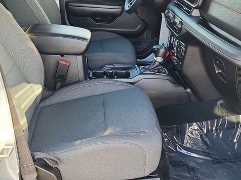 Used 2024 Jeep Wrangler Unlimited Rubicon image 13