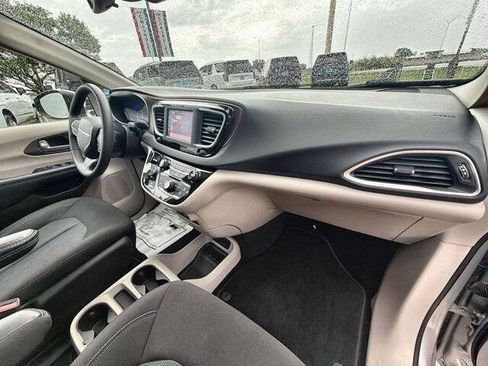 Used 2023 Chrysler Voyager LX FWD image 27