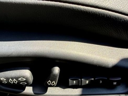Used 2004 BMW Z4 2.5i RWD image 18