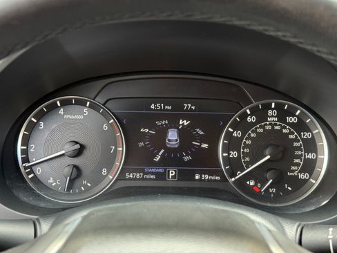 Used 2020 INFINITI QX50 Luxe w/ Navigation Package FWD image 18