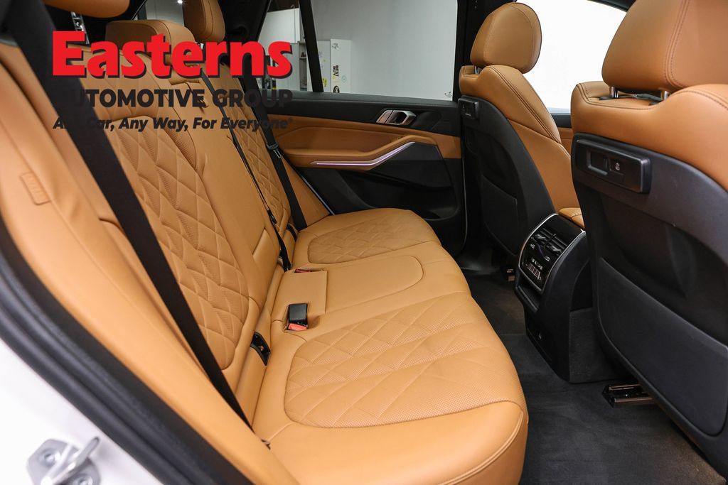 Used 2023 BMW X5 xDrive40i w/ M Sport Package AWD/4WD image 27
