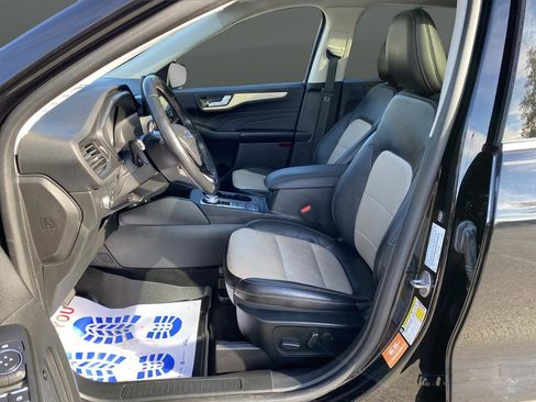 Used 2021 Ford Escape Titanium w/ Titanium Elite Package image 4