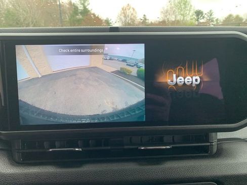 Used 2024 Jeep Wrangler Sport AWD/4WD image 20