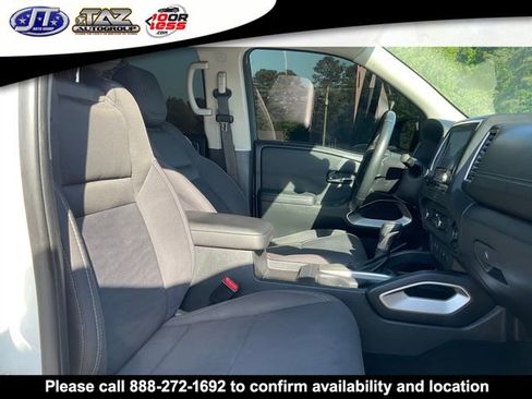 Used 2022 Nissan Frontier SV RWD image 14