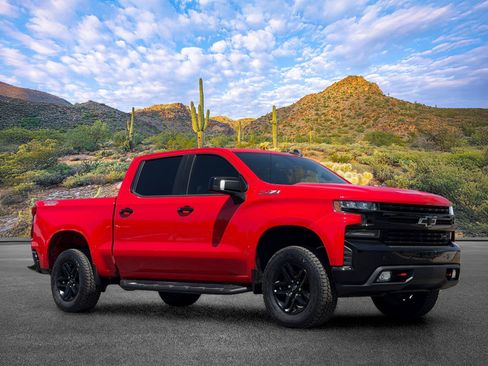 Used 2019 Chevrolet Silverado 1500 LT Trail Boss AWD/4WD image 2